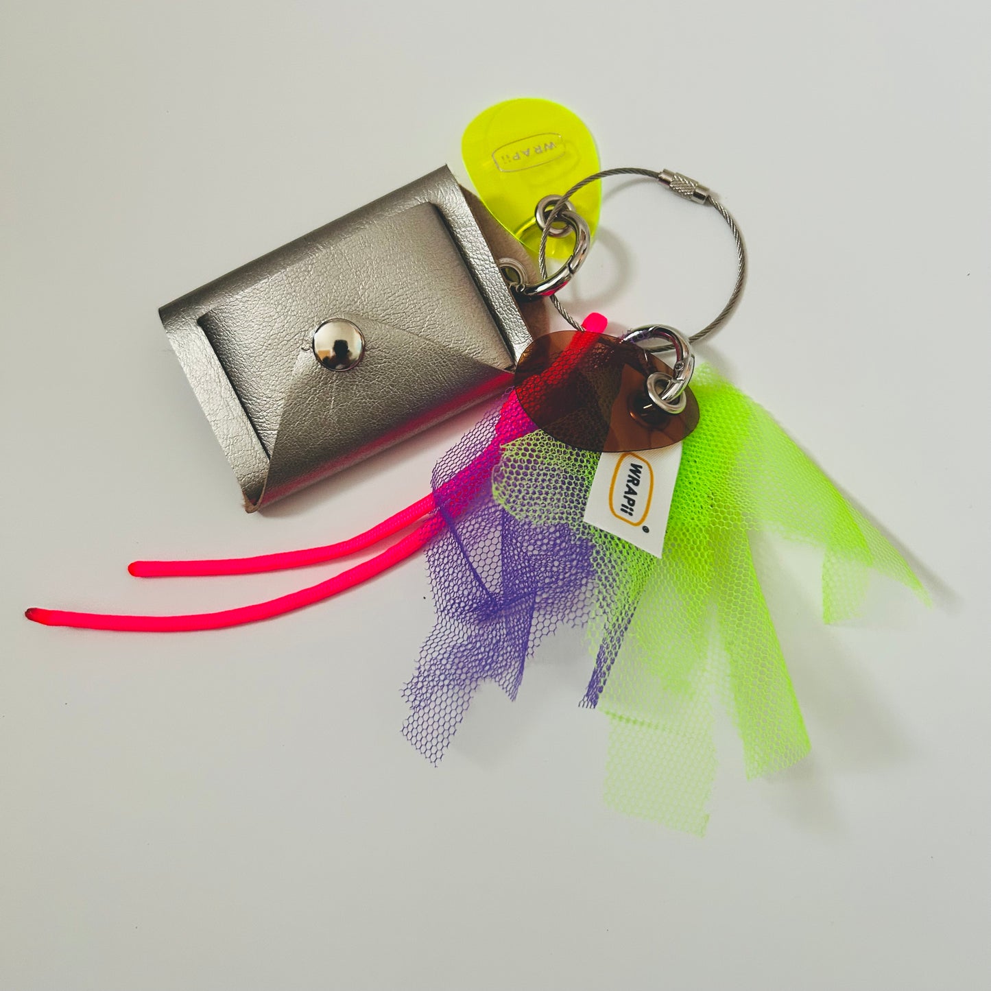 リングキーホルダー ネオンピンク