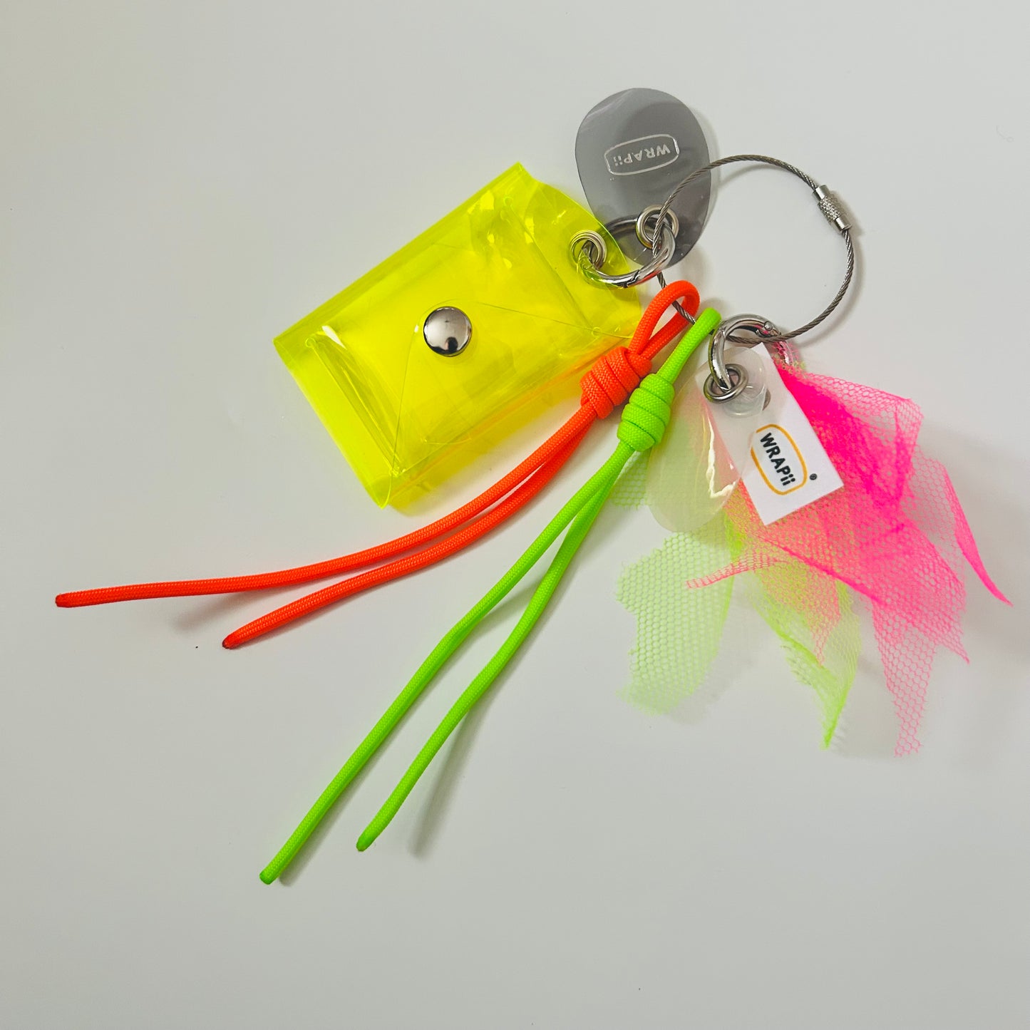 リングキーホルダー ネオンピンク