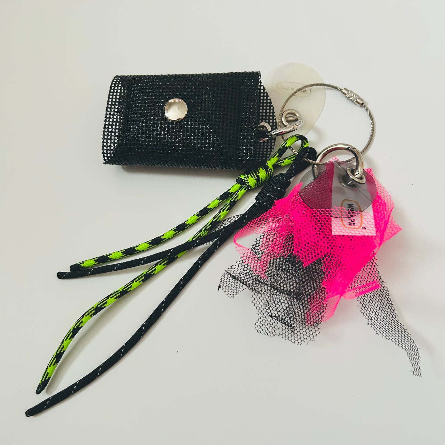 リングキーホルダー ネオンピンク